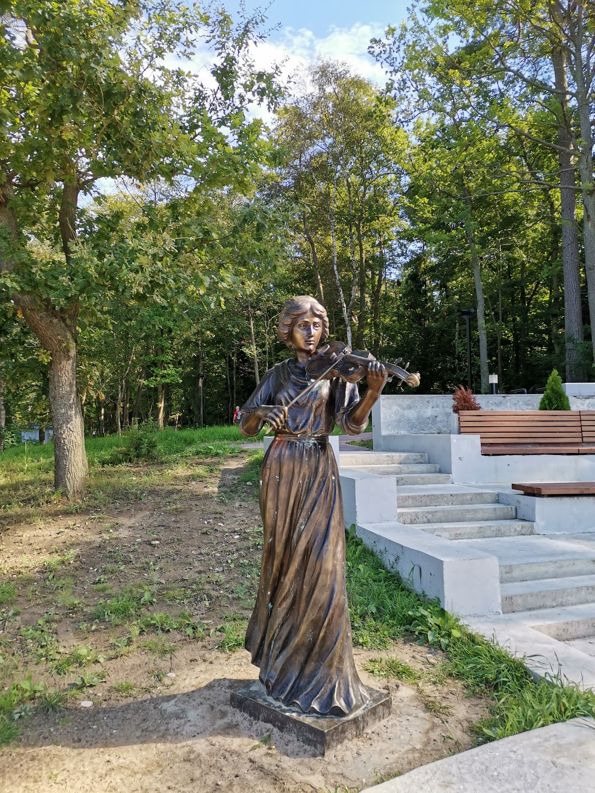 Игровая площадка в форме дракона (Светлогорск, Калининградская область, Россия)