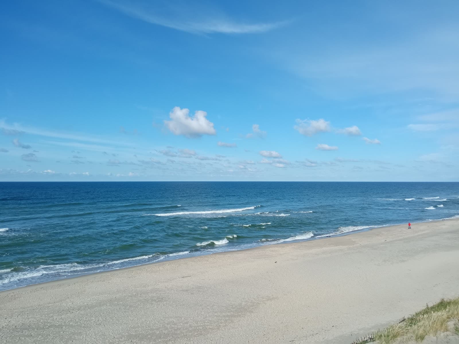 Пляж на озере Пелявское (Калининград, Калининградская область, Россия)